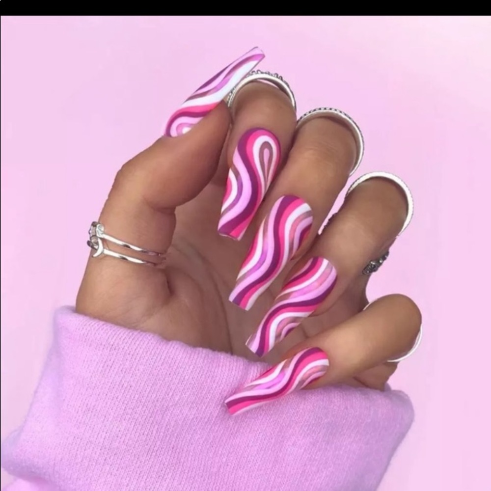 COPY - 💅PRESS-ON/GLUE ON NAILS 💅FREE🎁